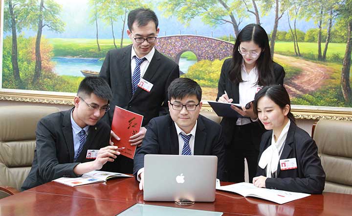 認(rèn)真商榷設(shè)計(jì)方案，為用戶提供更科學(xué)的投資方針