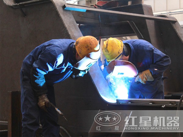 錘式破碎機(jī)匠心做工，質(zhì)量保證
